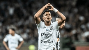 La Premier amenaza con dejar al Barcelona sin Ángelo Gabriel