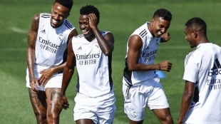 Los tres brasileños del Real Madrid y David Alaba ríen en un entrenamiento. Foto: La Razón