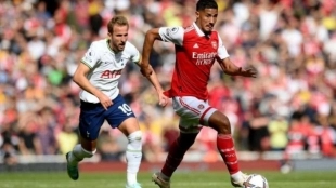 El Arsenal comienza a trabajar en la renovación de Saliba