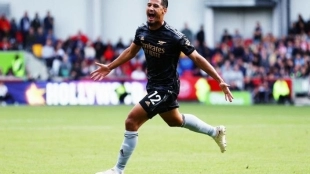 El PSG quiere romper el mercado con el fichaje de William Saliba