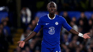 Trevoh Chalobah, nueva opción para la defensa del Manchester United