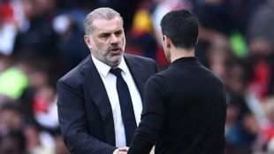 Arsenal y Tottenham se pelean por el delantero revelación de la temporada