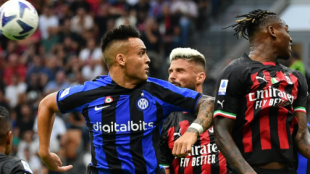 AC Milan e Inter se pelean por robarle un jugador al Aston Villa de Emery