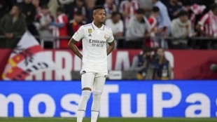 Los 3 centrales que sustituirían a Militao en el Real Madrid / Marca