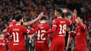 Los jugadores del Liverpool celebran un gol