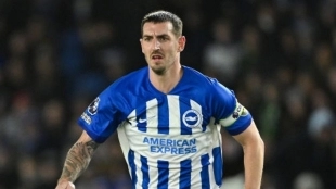 Lewis Dunk, central del Brighton que interesa al Manchester United