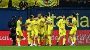 Los jugadores del Villarreal celebran un gol