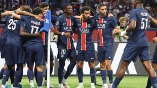 Los jugadores del PSG celebran un gol