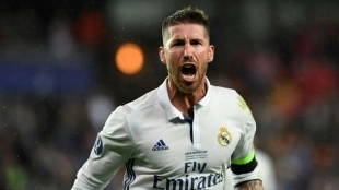 Sergio Ramos celebrates a goal with the Real Madrid shirt
