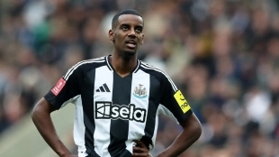El Newcastle elige al sustituto de Isak: Otro crack mundial