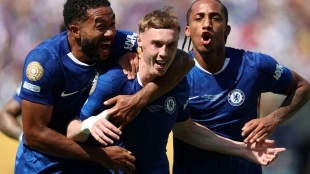 Chelsea is preparing over 100M to close two signings.