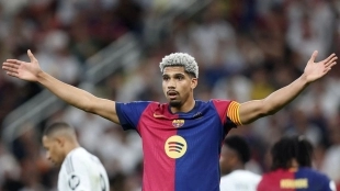 <p>Ronald Araujo, Uruguayan center back for FC Barcelona</p>