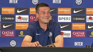 El Inter pacta el fichaje de Akanji / Los Ángeles Times