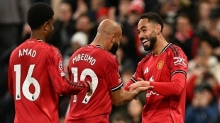 Manchester United speeds up to close four departures in January