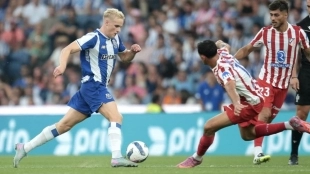 Victor Froholdt durante un Oporto - Atlético de Madrid