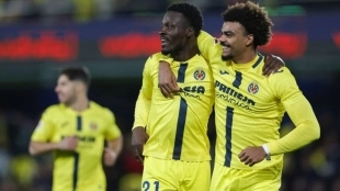 Los jugadores del Villarreal celebran un gol
