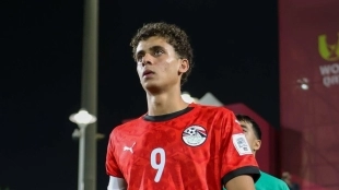 Hamza Abdelkarim firma con el Barcelona / Eldesmarque