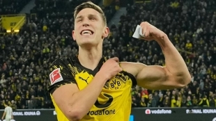 Nico Schlotterbeck celebra un gol anotado con el Borussia Dortmund