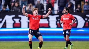 Victor Muñoz celebrates a goal scored with Osasuna