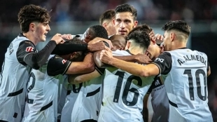 Dimitrievski vuelve a ser esencial en el Valencia / Mundiario
