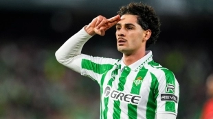 Johnny Cardoso celebra un gol anotado con el Real Betis