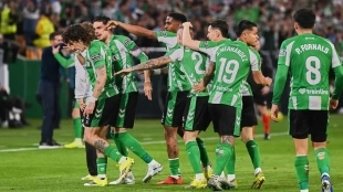 Betis completes the signing of Kevin Lomónaco / Elmira