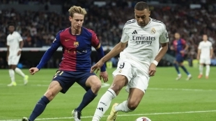 Kylian Mbappé and Frenkie de Jong during a Real Madrid - Barcelona