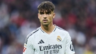 Raúl Asencio durante un partido con el Real Madrid