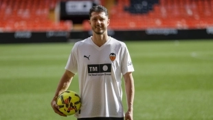 Guido Rodríguez durante su presentación con el Valencia