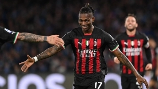 Leao tiene un pie fuera del Milán