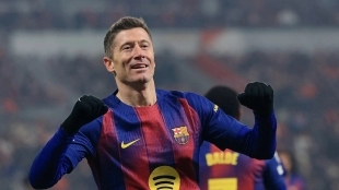 Lewandowski tiene un pie fuera del Barcelona