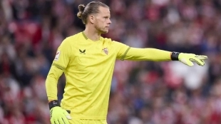 Sevilla FC Moves for a Goalkeeper at Zero Cost